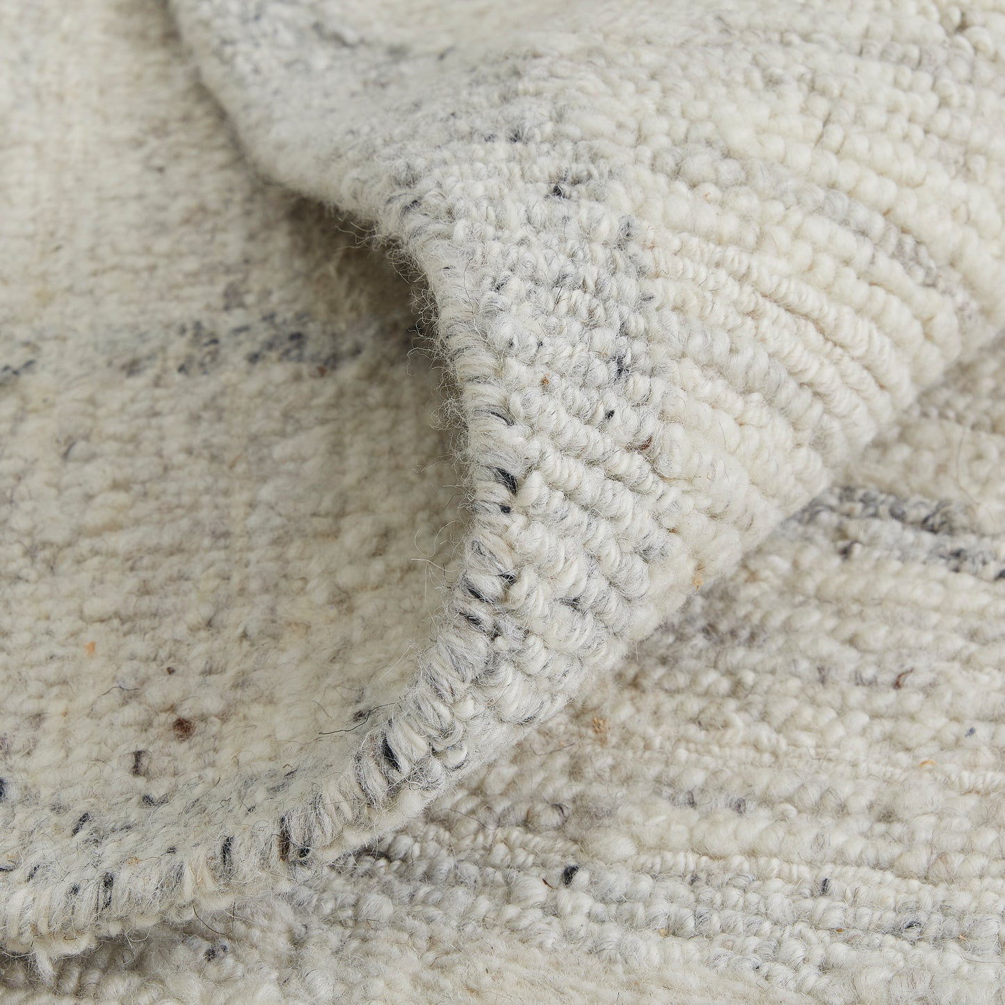 Navaro Modern/Scandinavian/Global Ivory/Gray/Blue Area Rug