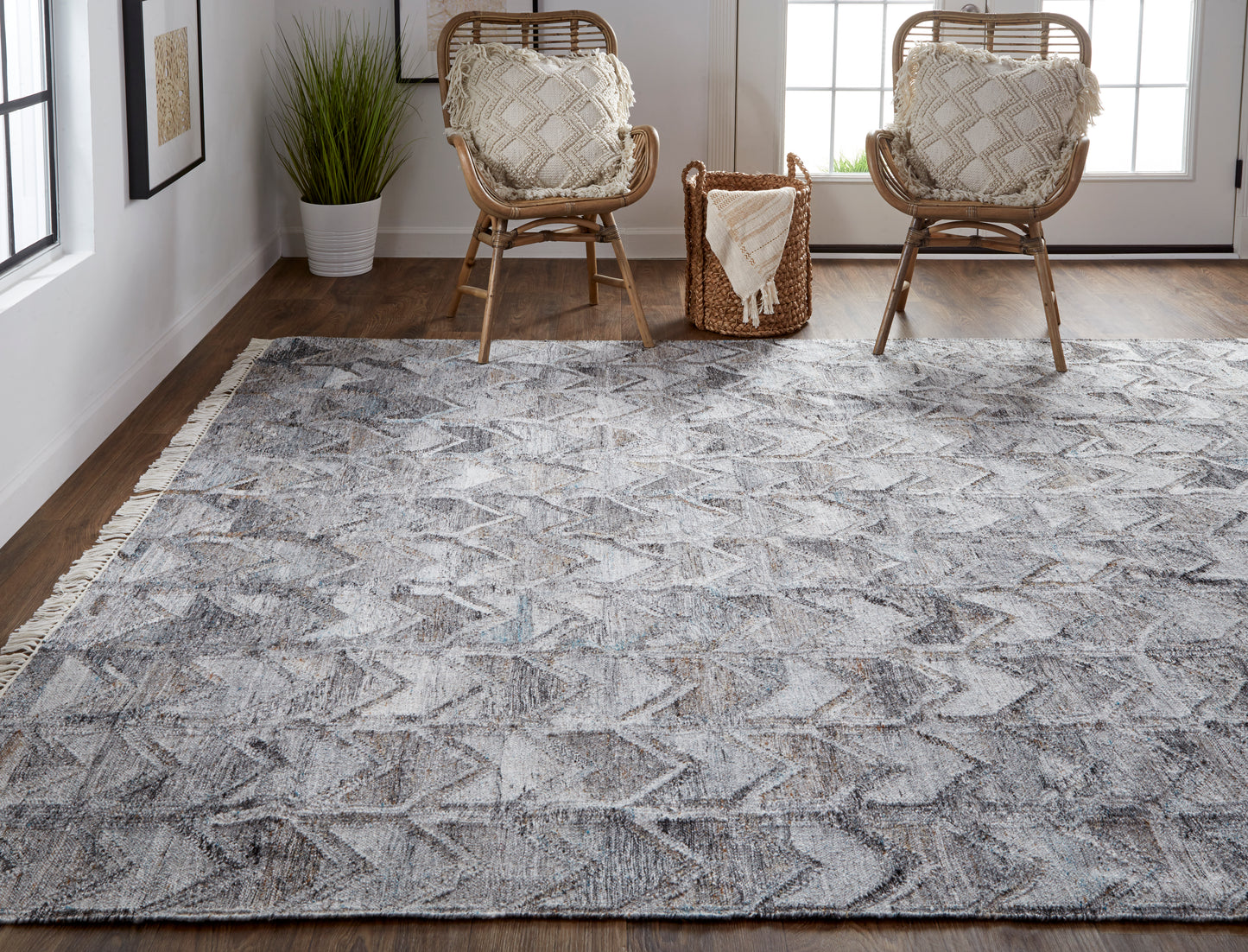 Beckett Transitional/Casual Gray/Silver/Taupe Area Rug