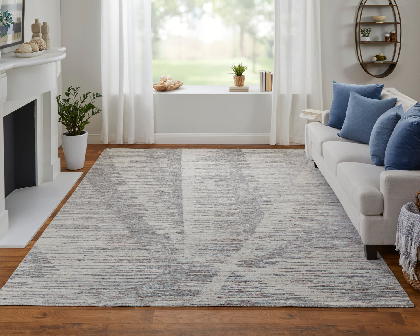 Brighton Modern/Casual/Global Ivory/Taupe/Silver Accent Rug