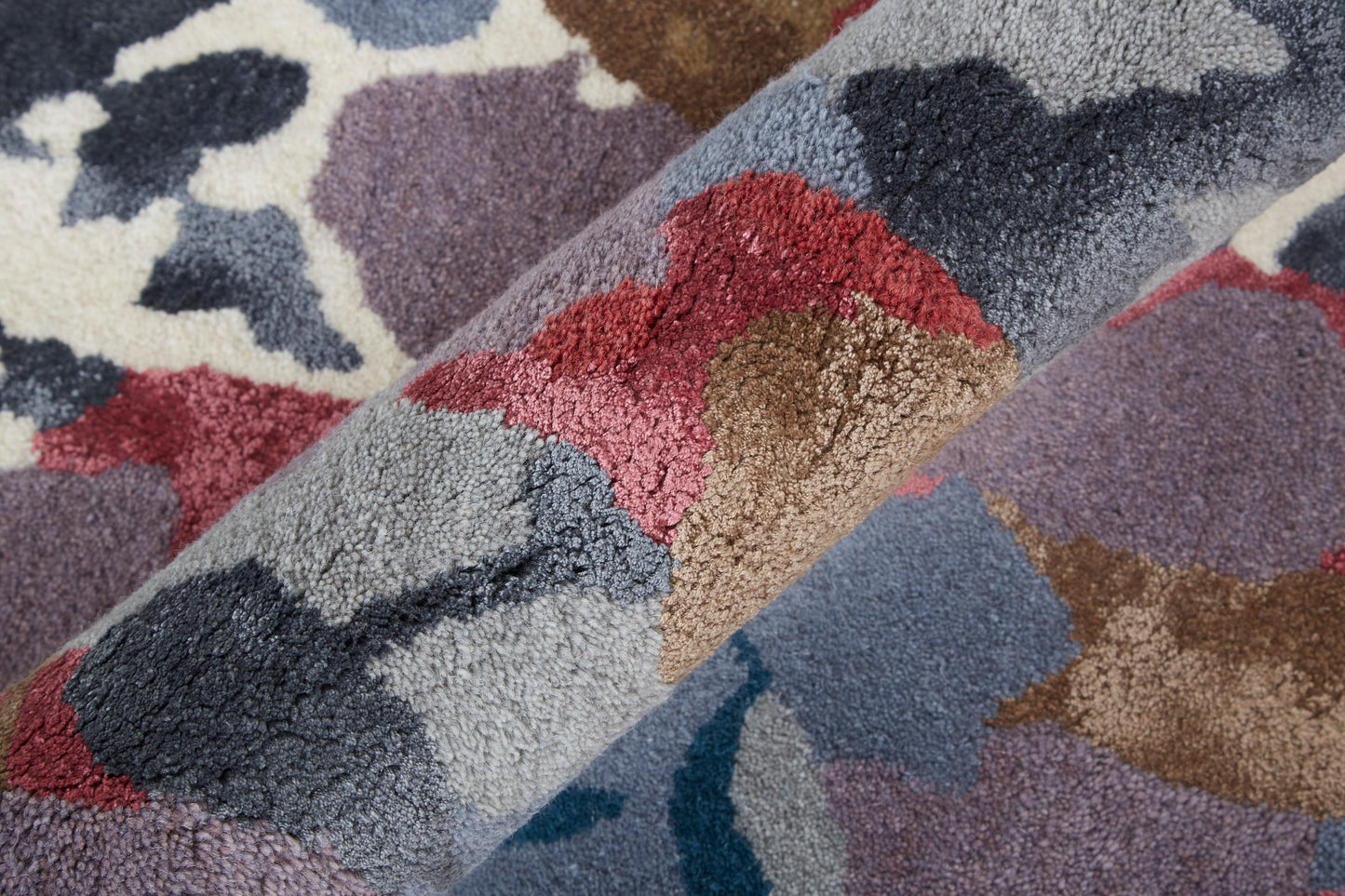 Dafney Transitional/Casual Blue/Gray/Pink Accent Rug