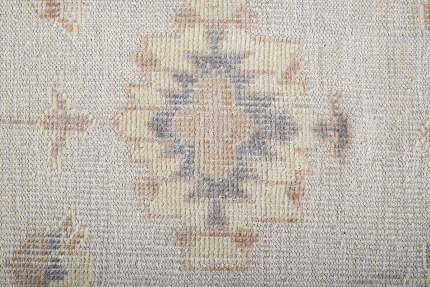 Wendover Transitional/Vintage/Bohemian & Eclectic Ivory/Orange Accent Rug
