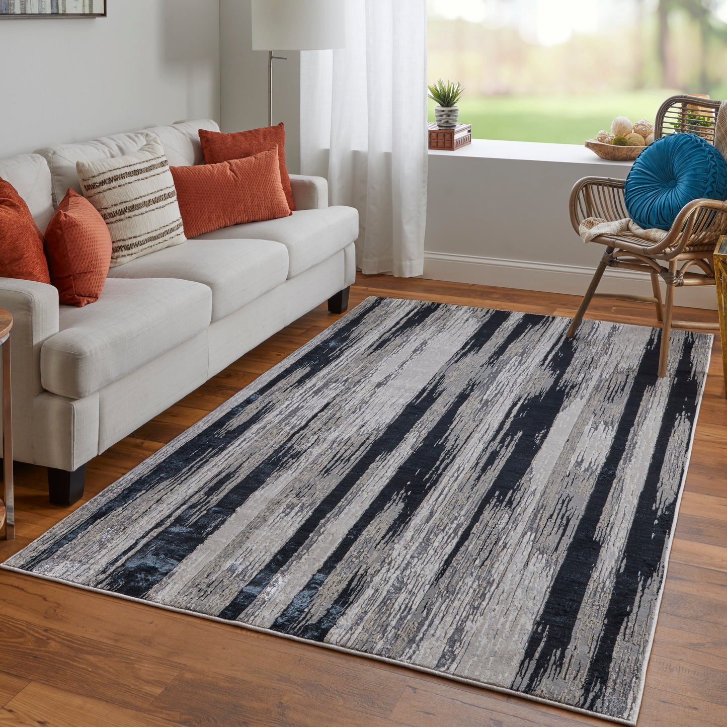 Micah Modern/Industrial Black/Silver/Gray Accent Rug