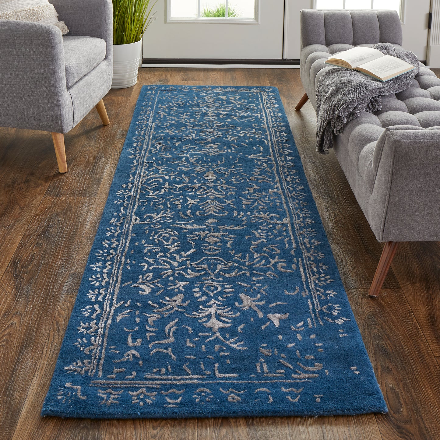 Bella Transitional/Bohemian & Eclectic/Casual Oriental/Bordered/Floral & Botanical Blue/Silver - Feizy Rug
