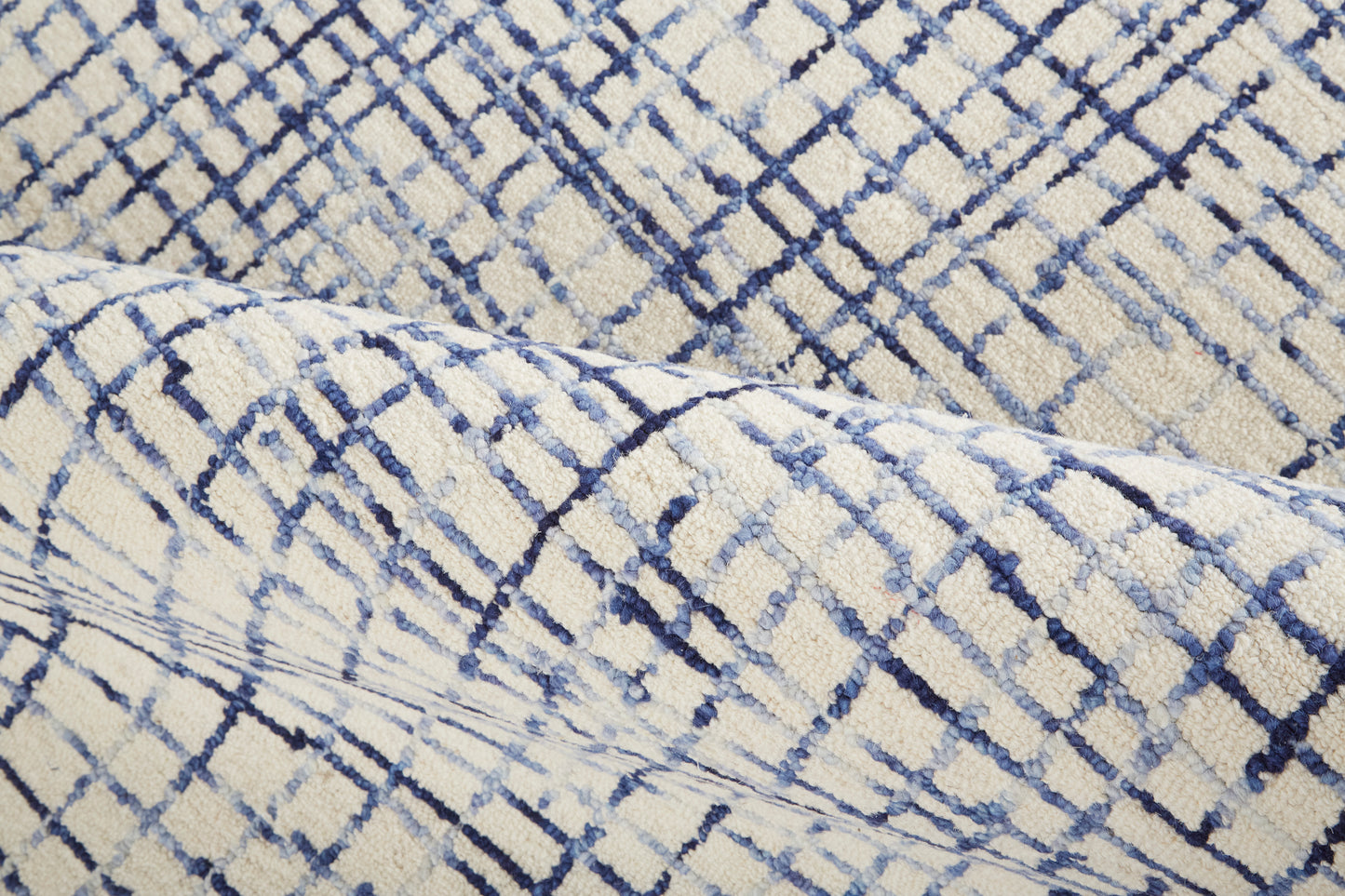 Maddox Transitional/Casual Ivory/Blue Area Rug