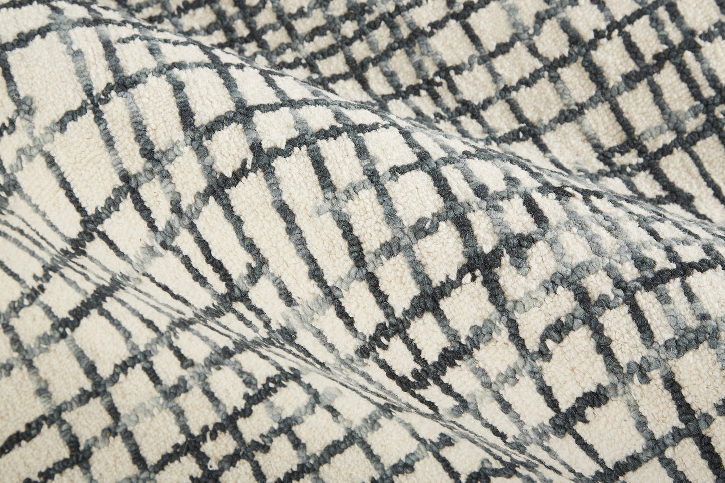 Maddox Transitional/Casual Ivory/Gray/Black Accent Rug