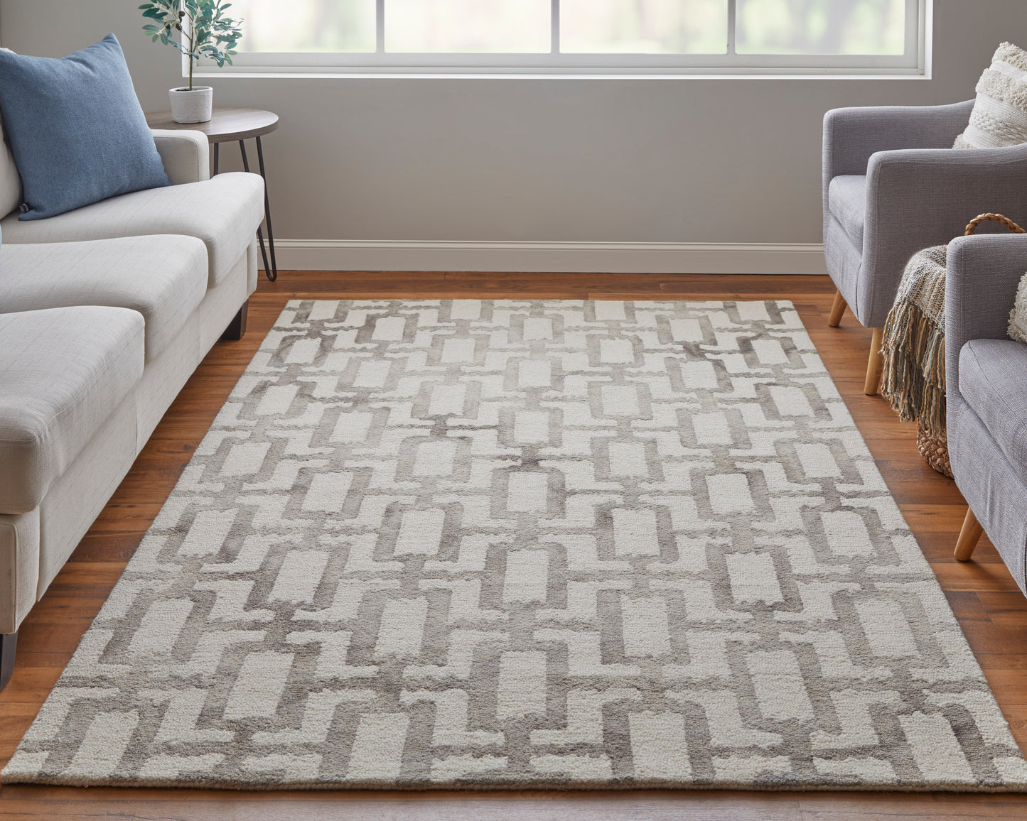 Lorrain Modern/Bohemian & Eclectic/Casual Ivory/Taupe Accent Rug