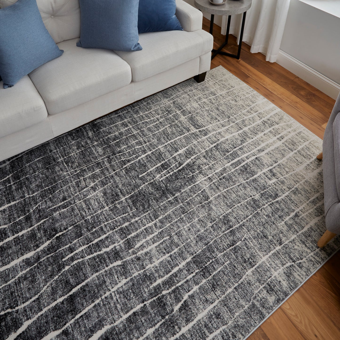 Kano Transitional/Industrial/Casual Black/Gray/Ivory Accent Rug