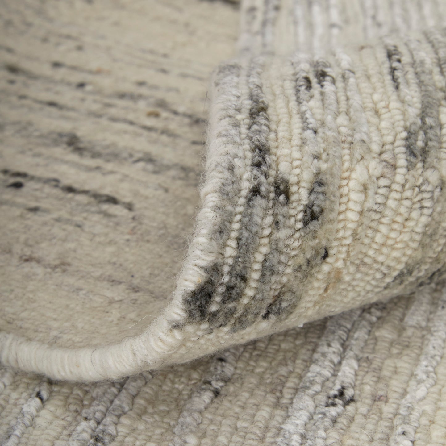 Brighton Modern/Casual/Global Ivory/Gray Accent Rug